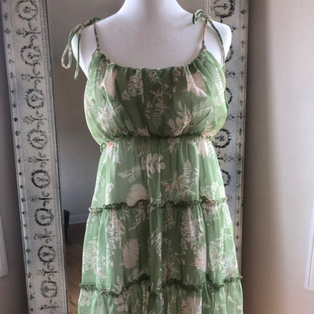 Green Flowy Spin Summer Dress